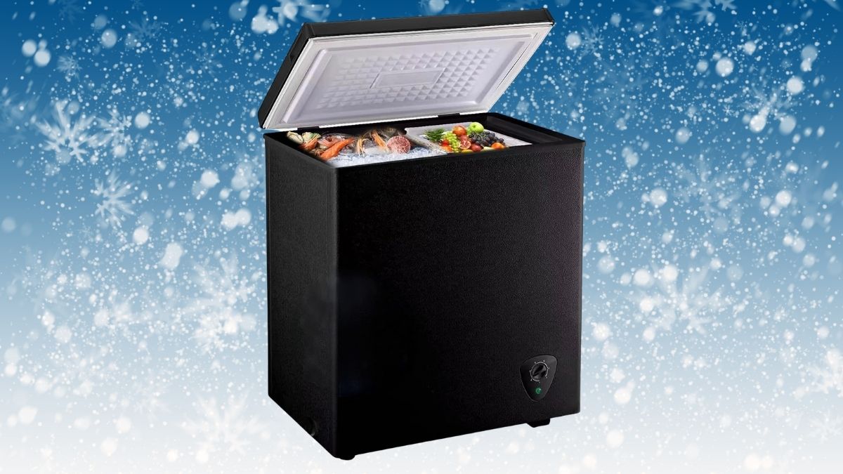 Compact Efficiency and Smart Storage: 5.0 Cu.Ft Chest Freezer for Everyday Convenience